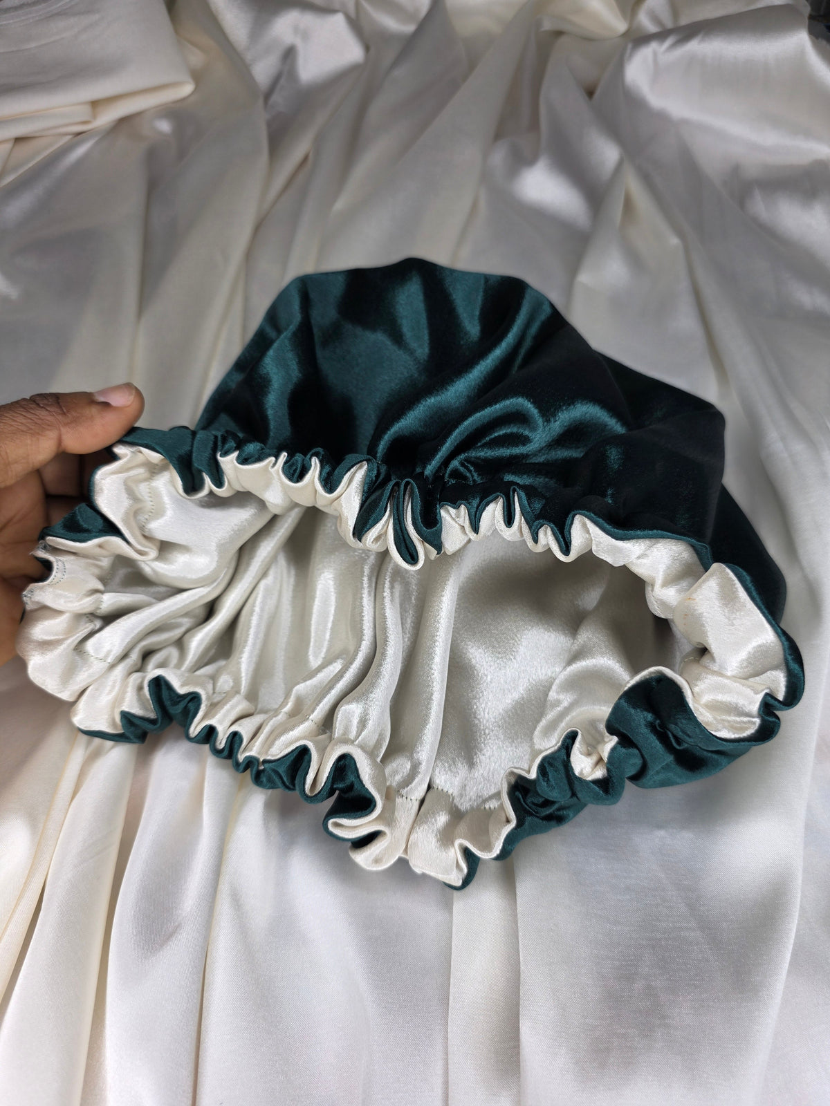 Emerald & Ivory Reversible Bonnet